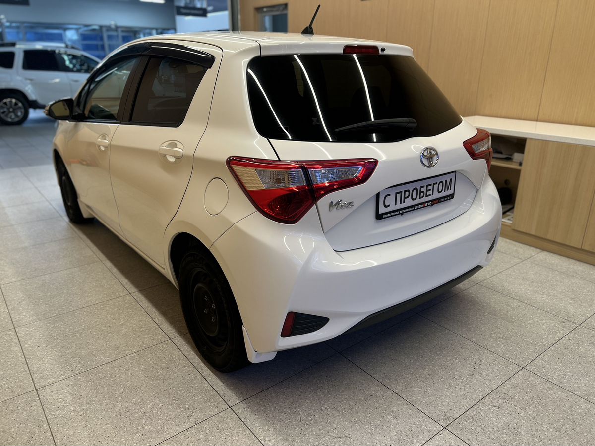 Toyota Vitz 2018 5