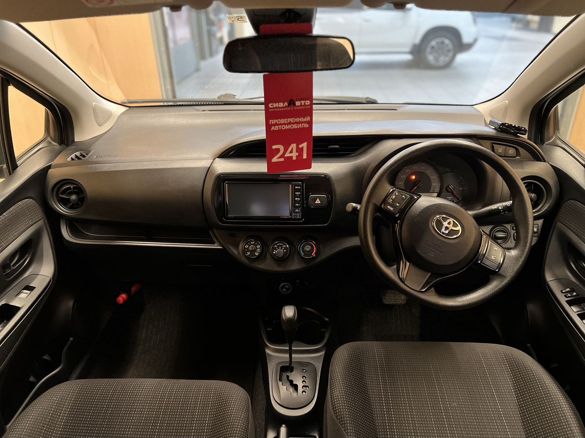 Toyota Vitz 2018 17