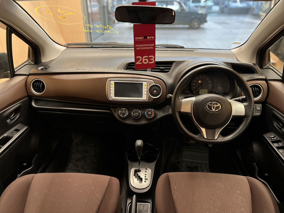 Toyota Vitz 2012 10