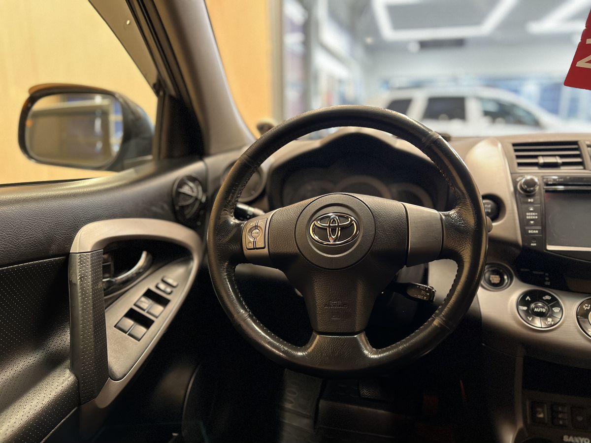 Toyota RAV4 2008 16