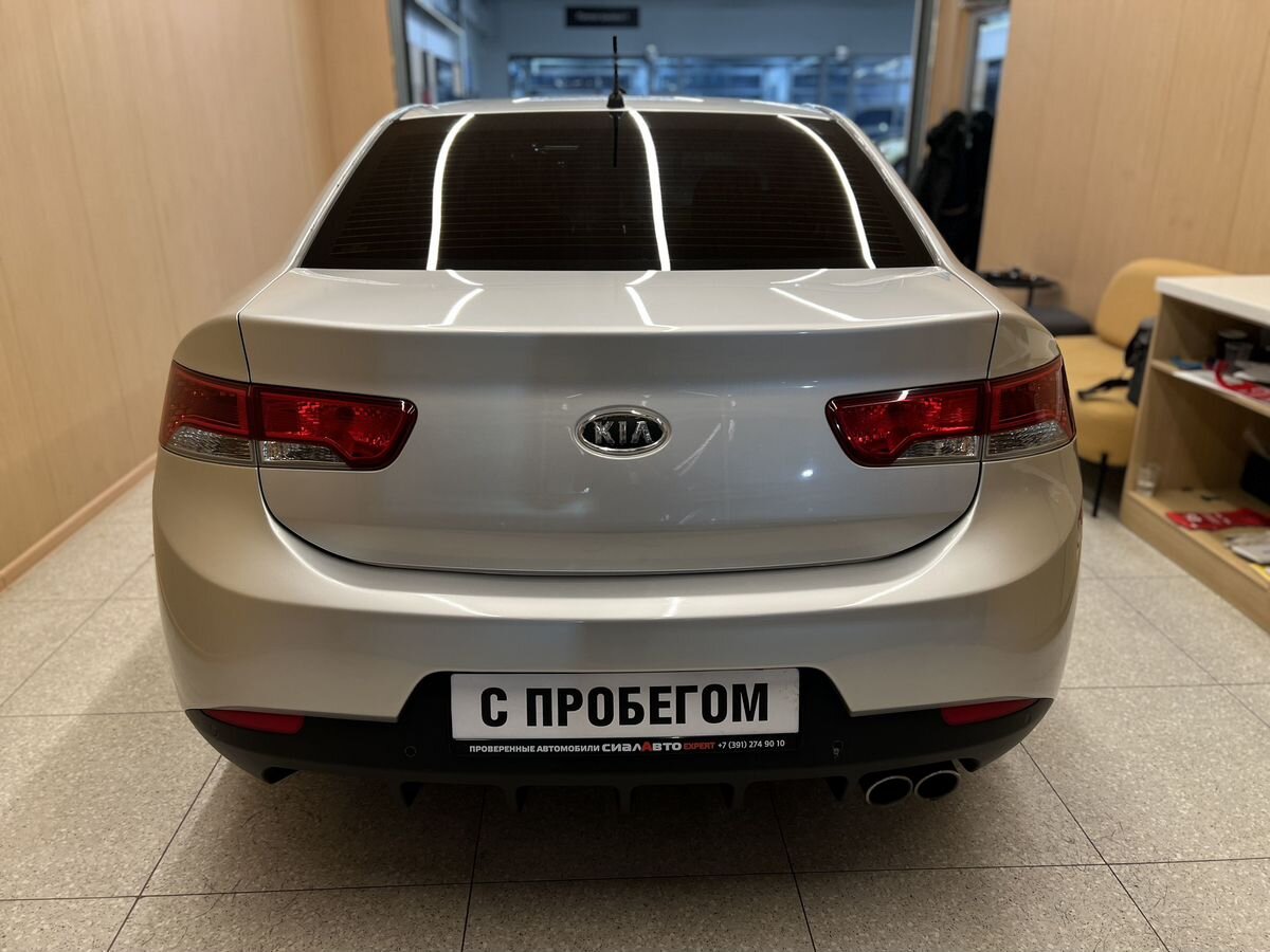 Kia Cerato 2011 4