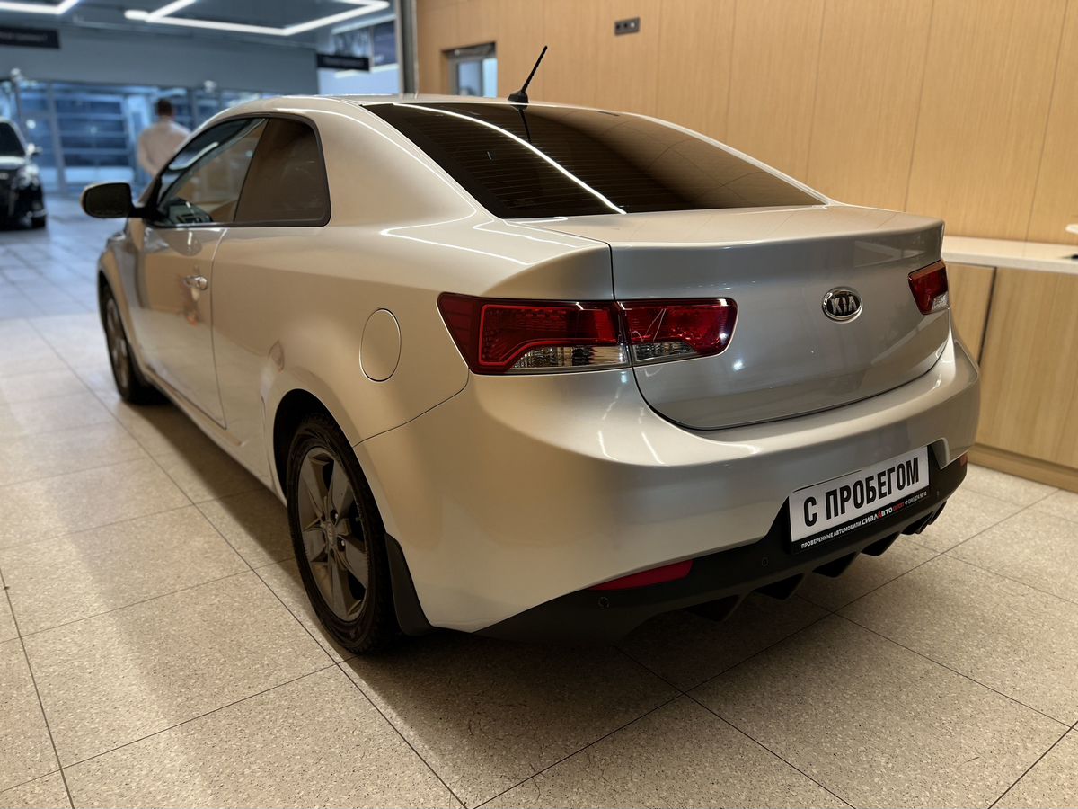 Kia Cerato 2011 5