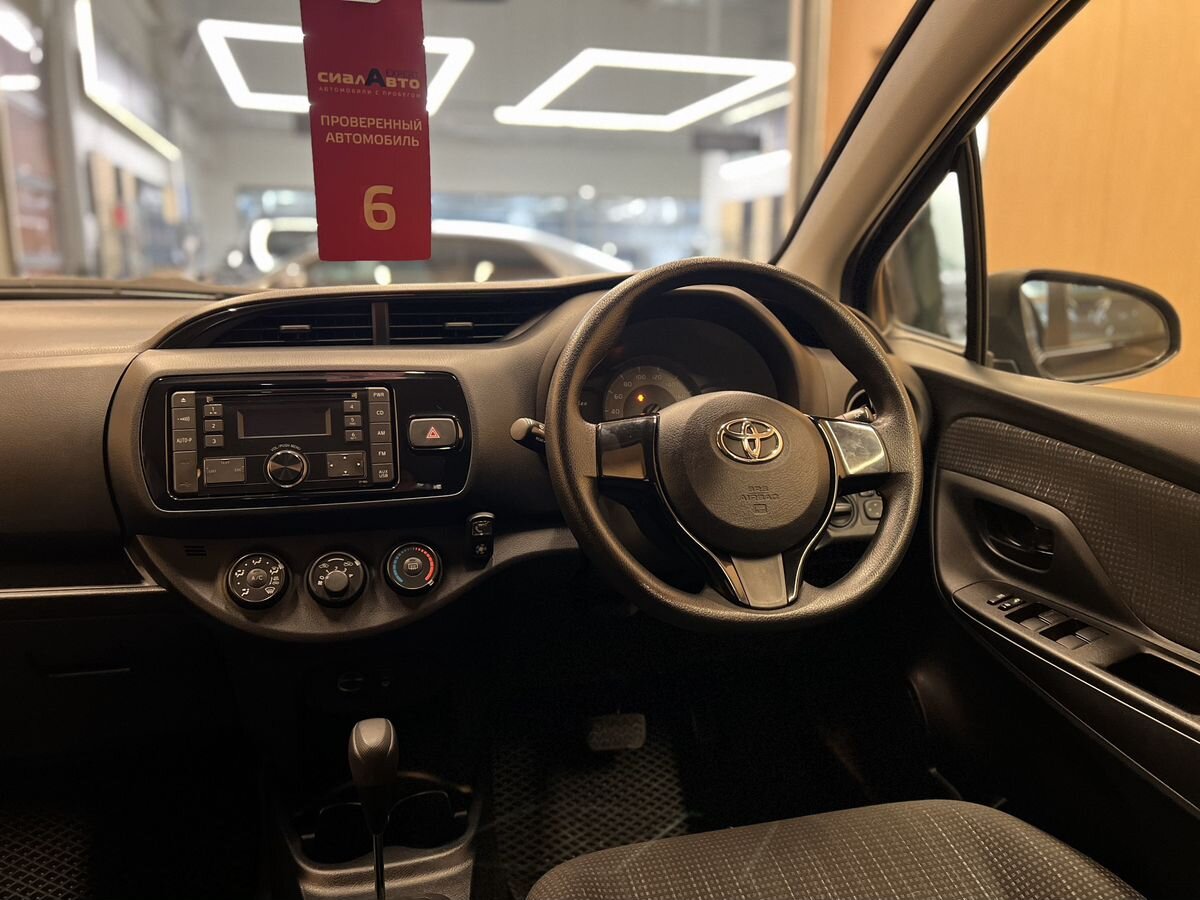 Toyota Vitz 2018 15