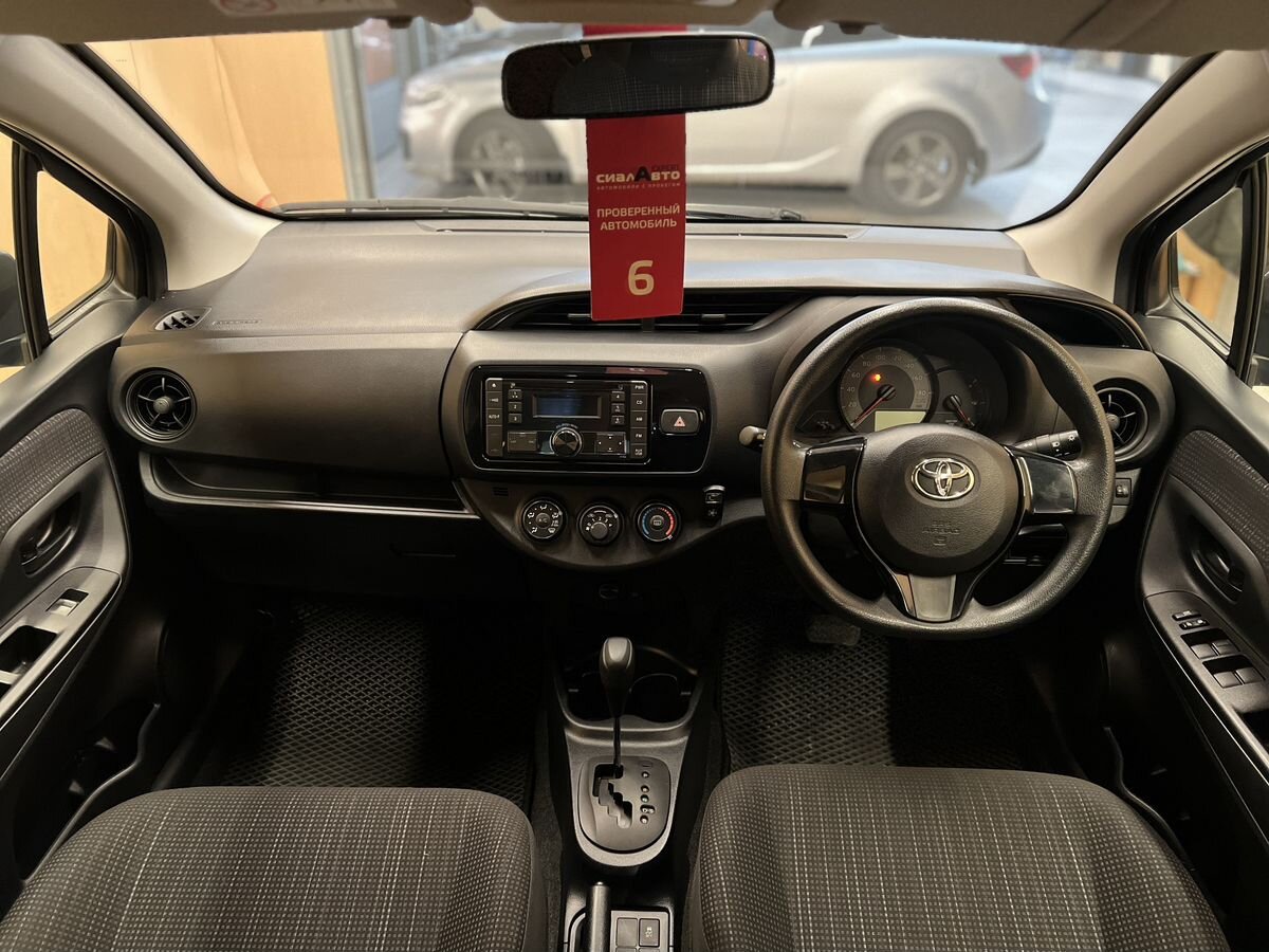 Toyota Vitz 2018 14