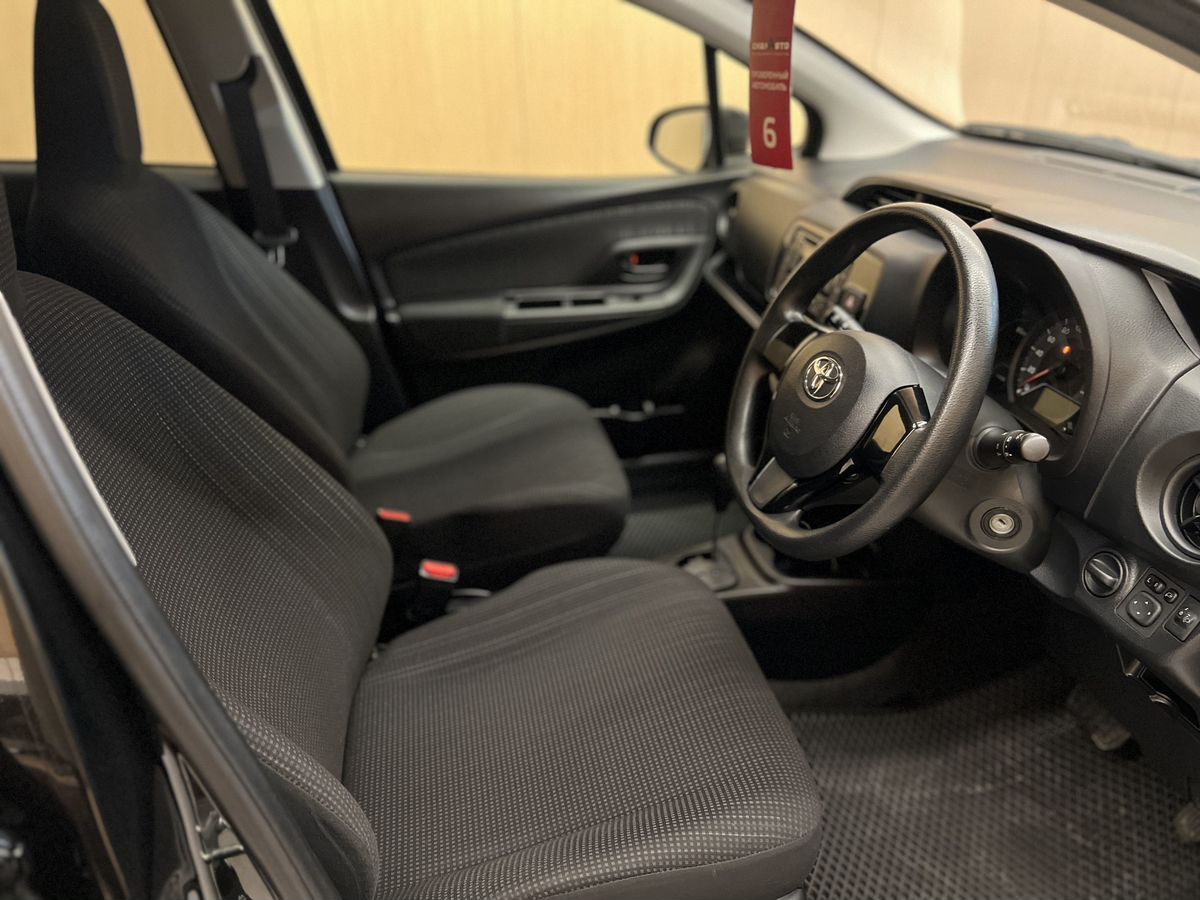 Toyota Vitz 2018 9