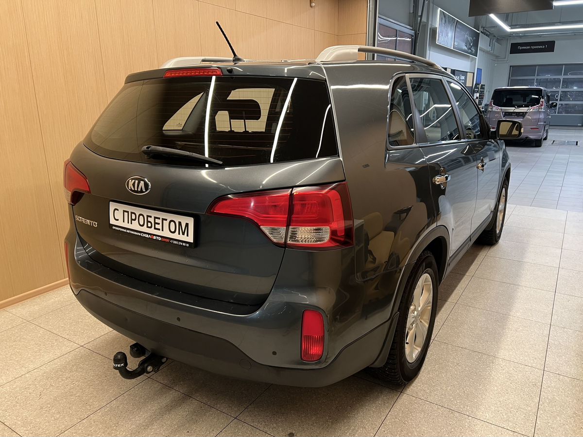 Kia Sorento 2012 3