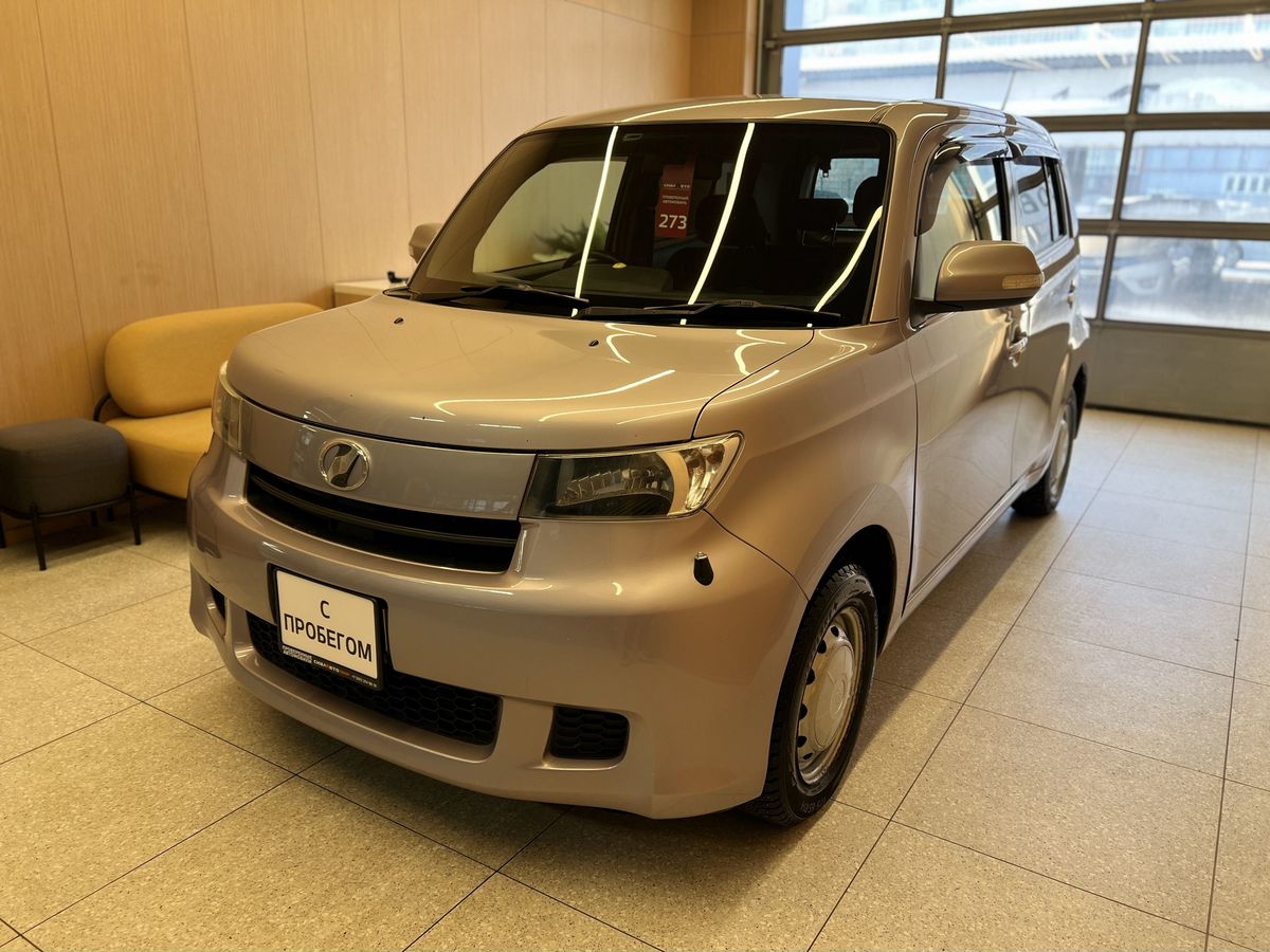 Toyota bB 2012 2