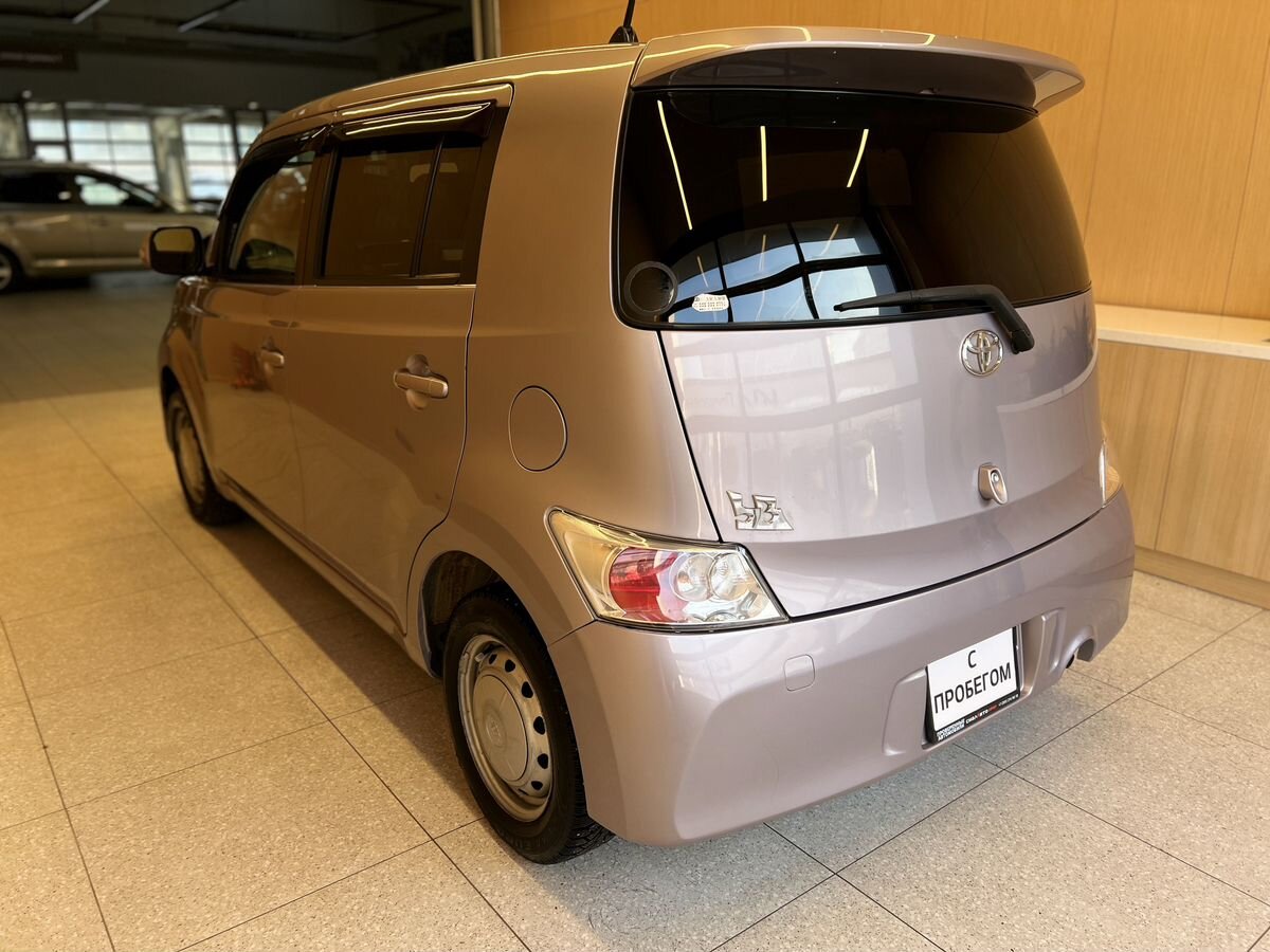 Toyota bB 2012 5