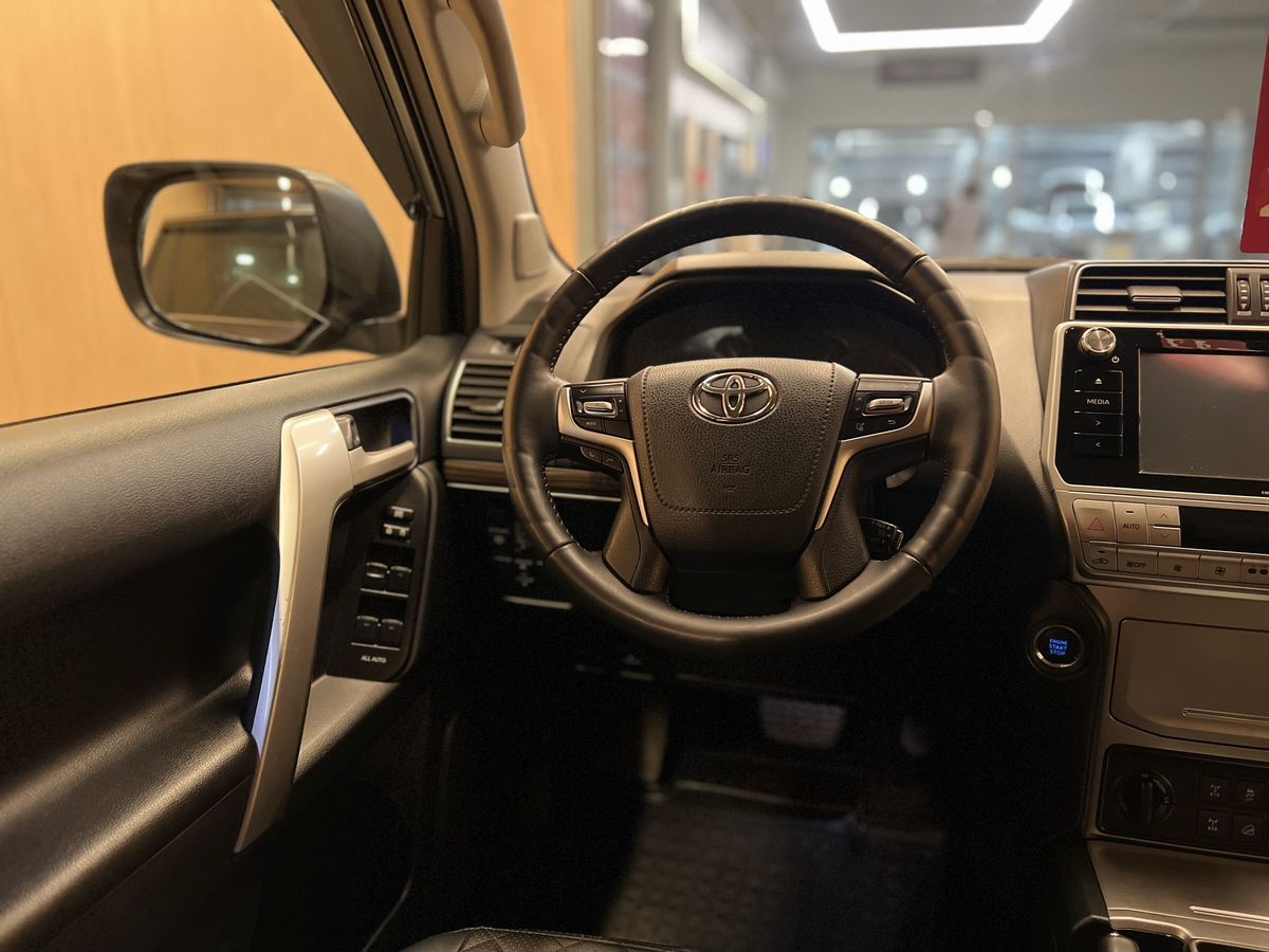 Toyota Land Cruiser Prado 2018 10