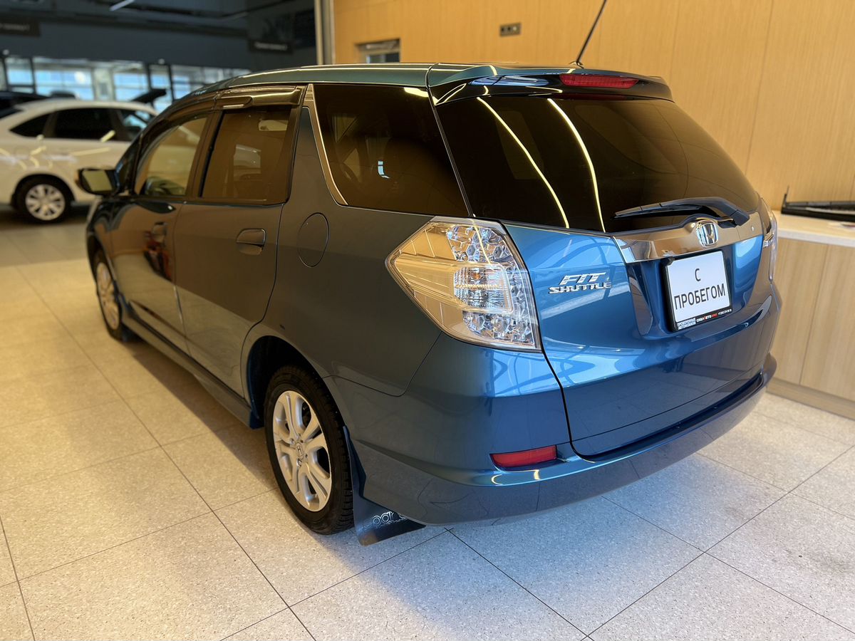 Honda Fit Shuttle 2012 5