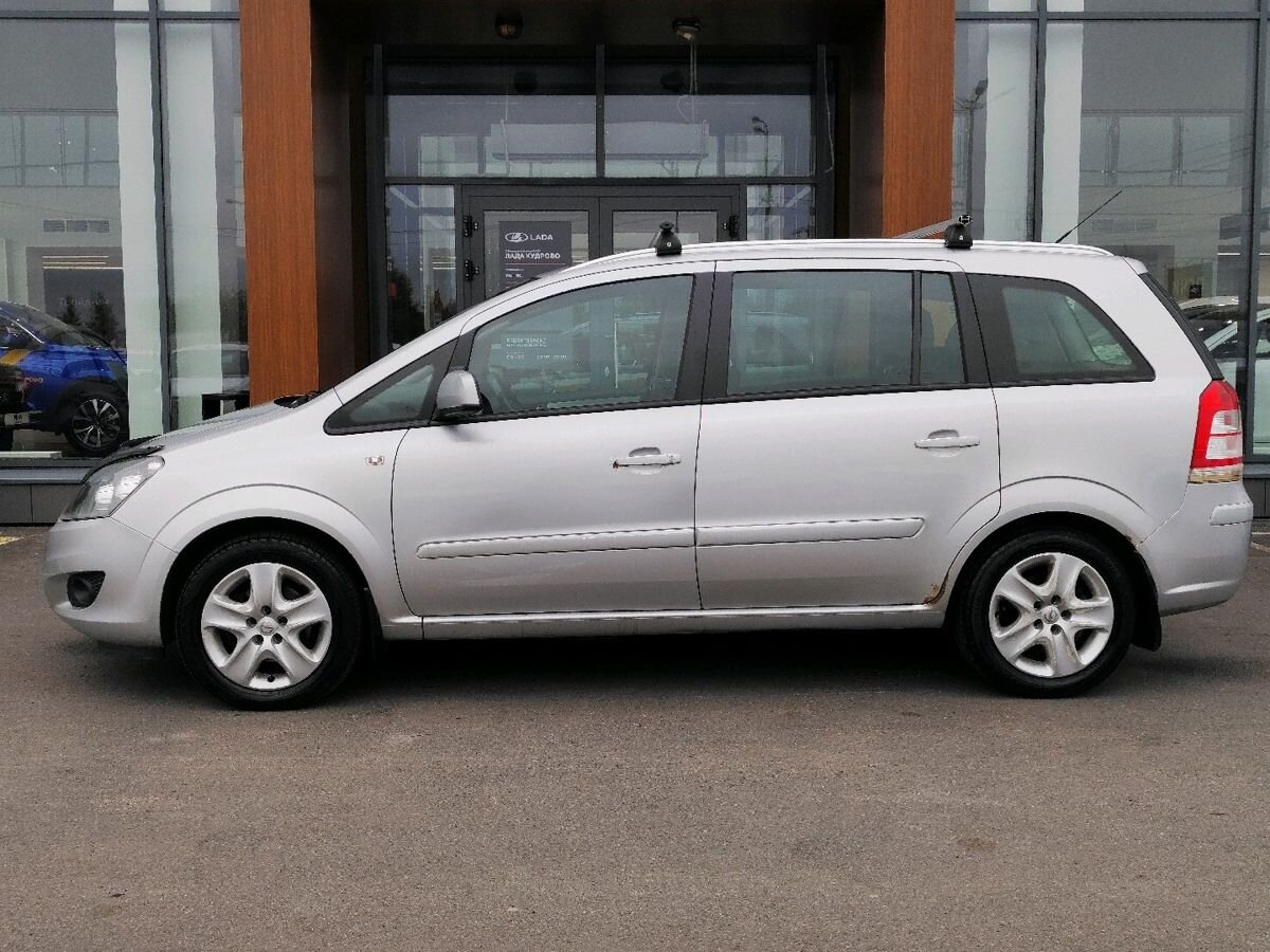 Opel Zafira Family B Рестайлинг - 1