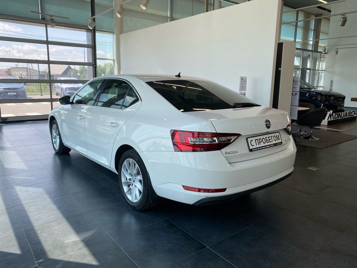 Skoda Superb 2018 18